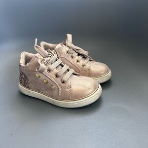 Stylish Kids Shoes in Pink with Heart Accents